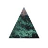 Orgonite piramide shungiet, peridoot met maria magdelena lemurian kristalpunt gewikkeld in koper met kleur zwart, groen, blauw MSOP-GOPSP15189 Vooraanzicht