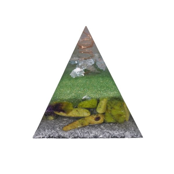 Orgoniet piramide atlantisiet met maria magdelena lemurian kristalpunt gewikkeld in koper met kleur geelgroen, lichtgroen, paars, lila MSOP-SOPAT1517 Achteraanzicht
