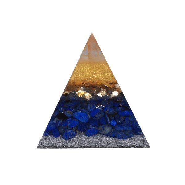 Orgoniet piramide lapis lazuli met maria magdelena lemurian kristalpunt gewikkeld in koper met kleur blauw, goud, geel MSOPLL15109 Achteraanzicht